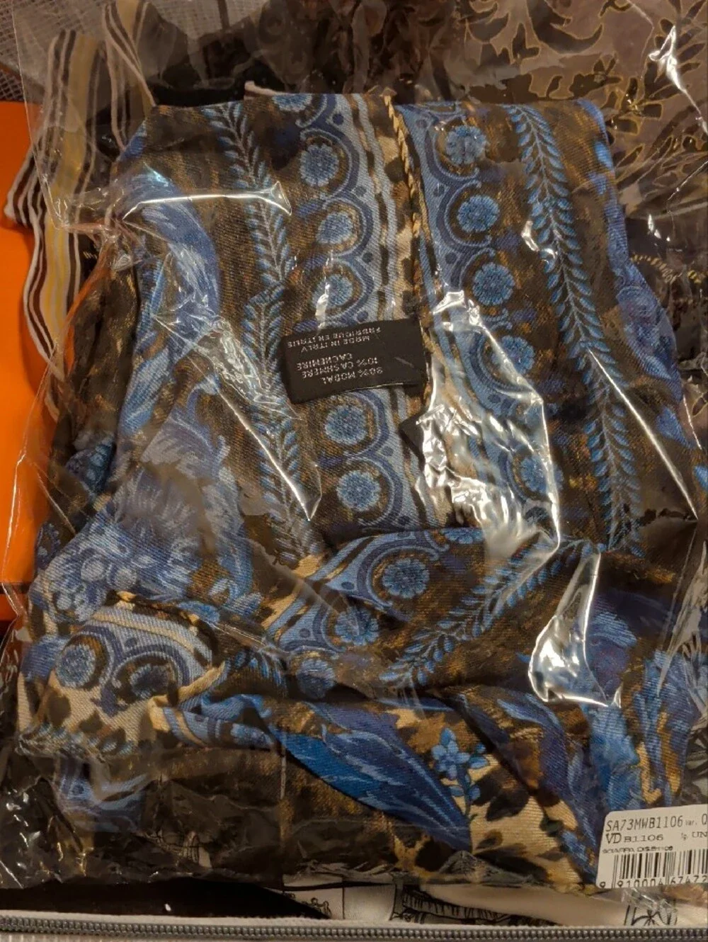 Versace luxurious accessory